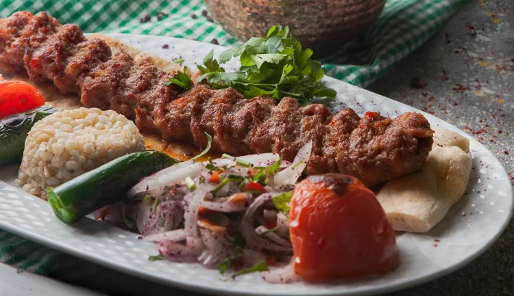 Aksaray’da Kebap Nerede Yenir? En Lezzetli Mekanlar ve Yerel Tavsiyeler